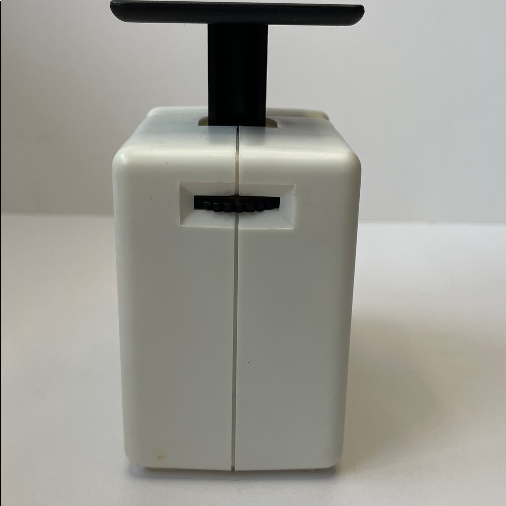 Vintage Good Cook Diet Scale in White with Black Tray - Picture 3 of 5